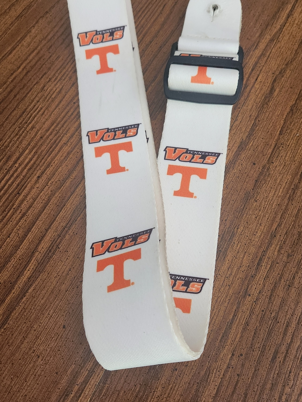 Tennessee Vols White Logo Guitar Strap with Orange 'T'